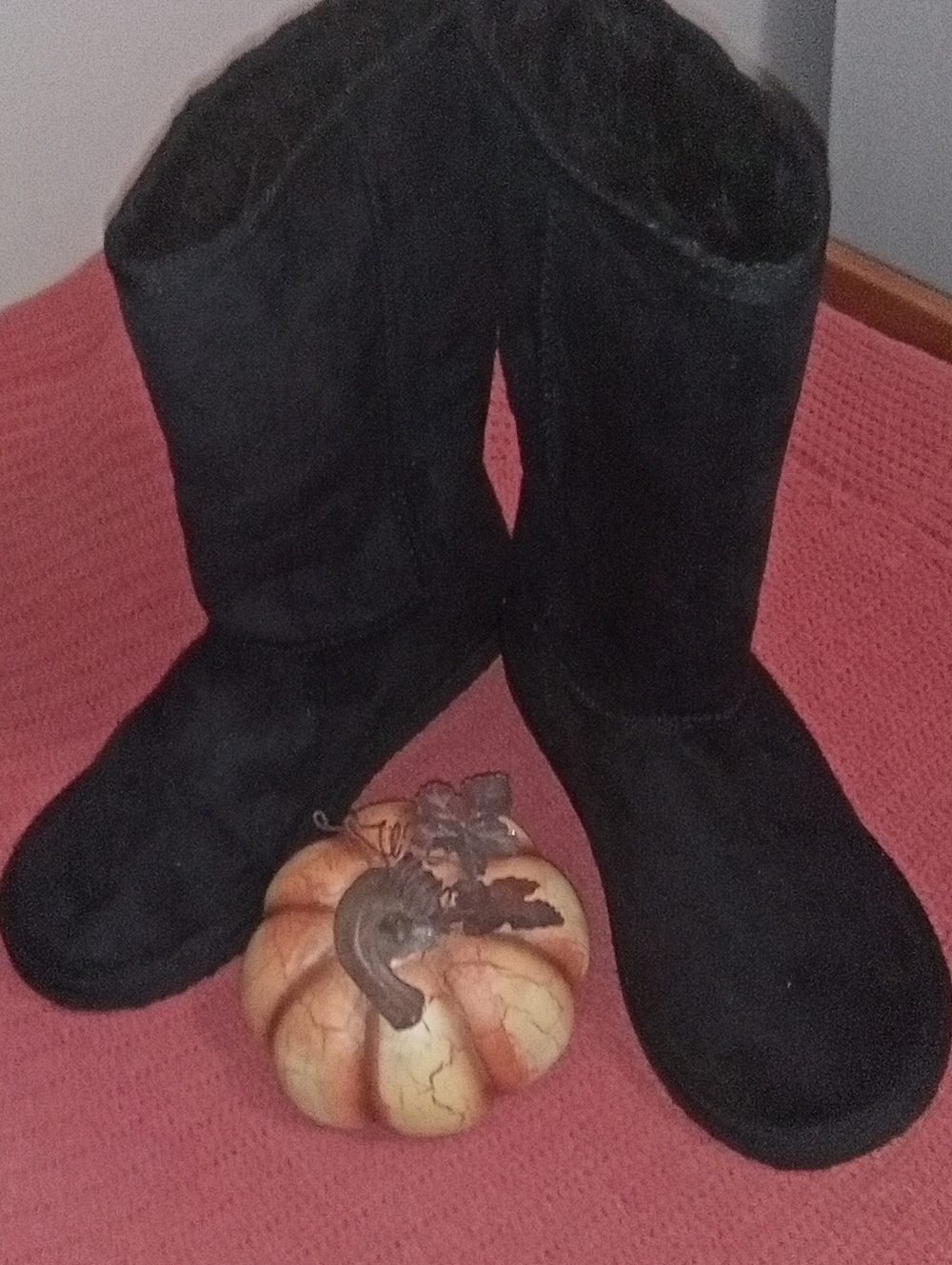 Women's Black Winter Boots - Classic Cozy Style
